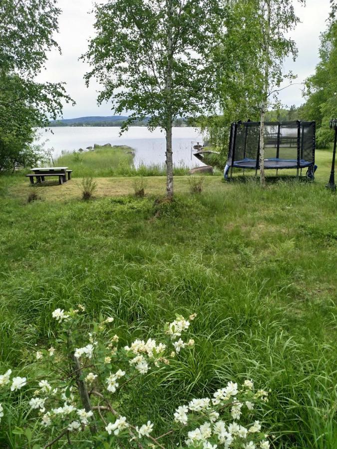 Mysig Timmerstuga Vid Sjoen Bjoerken 34 Roennsudden Grangärde المظهر الخارجي الصورة